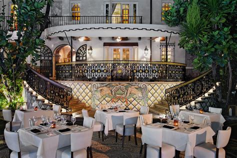 gianni's versace mansion restaurant.